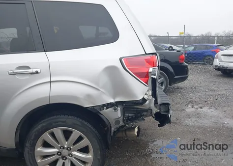 2011 Subaru Forester 2.5X Premium z USA, uszkodzony, nr VIN JF2SHADC3BG717242